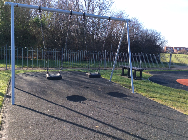 LOS rec playground swings