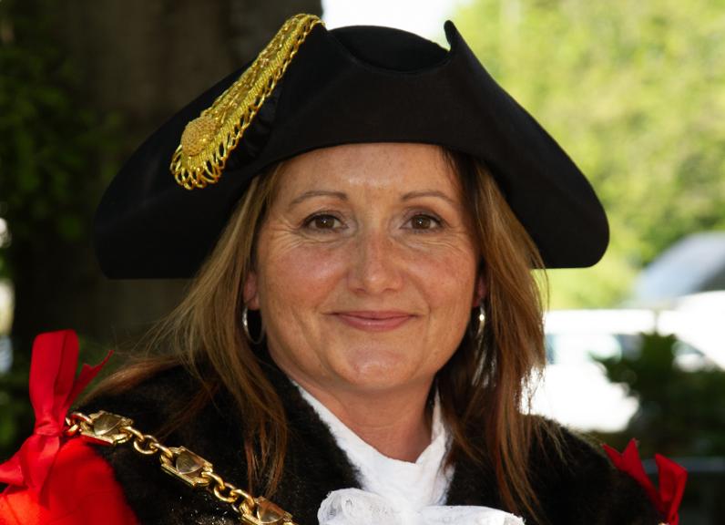 Gosport Mayor 2025 Cllr Kirsten Bradley landscape cropped Gosport Mayor 2025